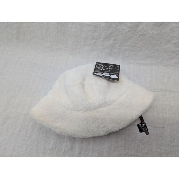 Sprigs Afordable Luxury reversible faux fur & sherpa bucket hat white & tan O18 - Picture 1 of 5